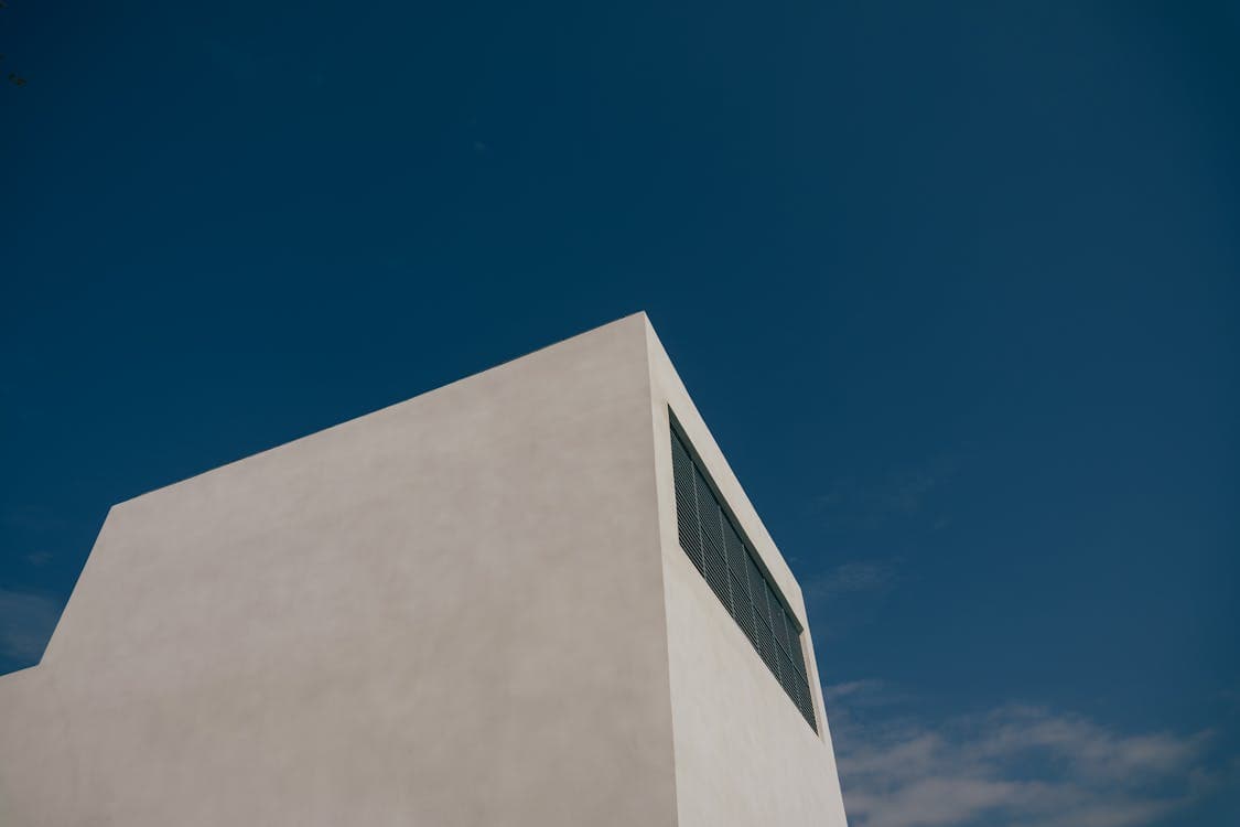 Warehouse slab cross-section showing optimized thickness with subgrade and joint details